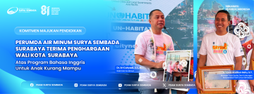 PDAM Surabaya menerima penghargaan